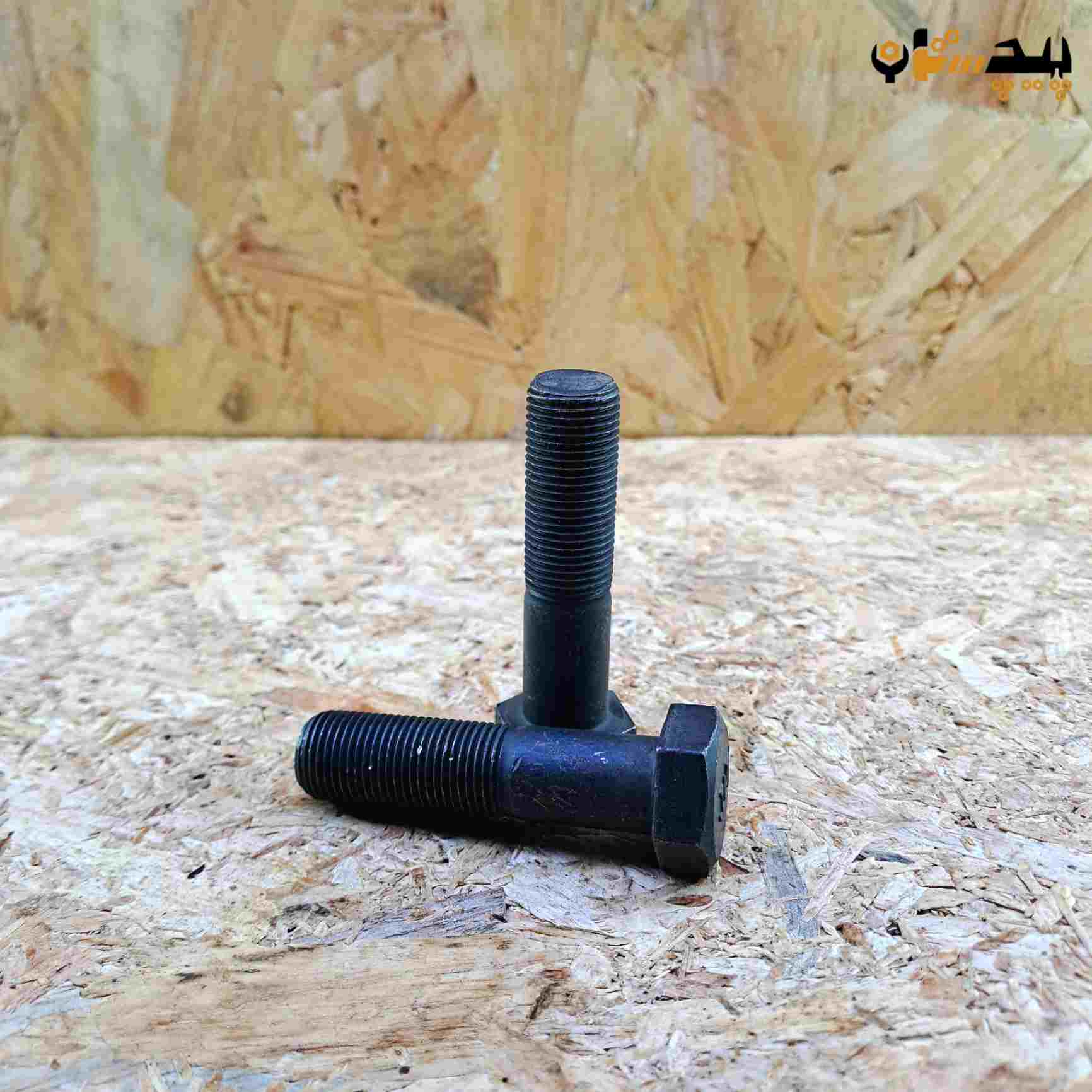 پیچ آچارخور نیم رزوه دنده ریز اینچی  سایز "5/8 طول "1/2-2 (معادل میلیمتر 63×16)