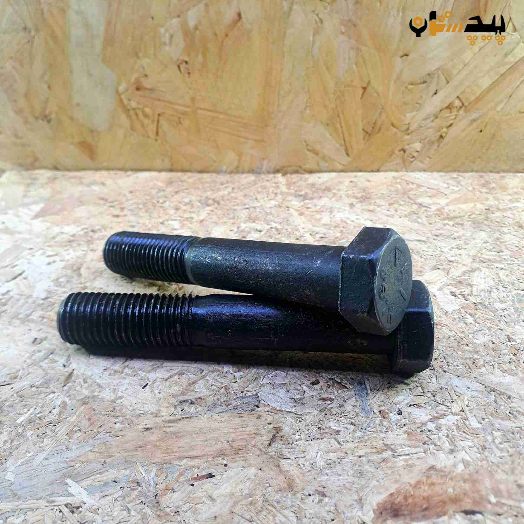 پیچ آچارخور نیم رزوه دنده درشت اینچی  سایز "1 طول "6 (معادل میلیمتر 150×25)
